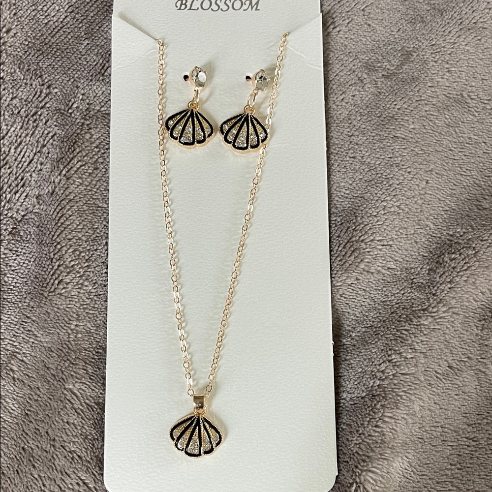 Gold and Black Shell Necklace Set rhinestone earrings enamel nwt